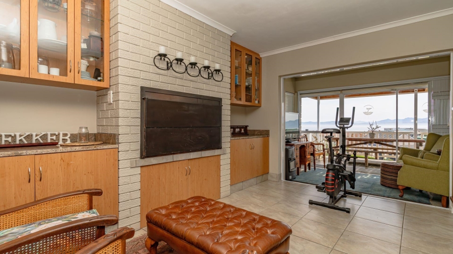 3 Bedroom Property for Sale in Perlemoenbaai Western Cape